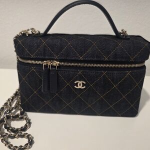 CHANEL DENIM SLIM VANITY 26P NWT